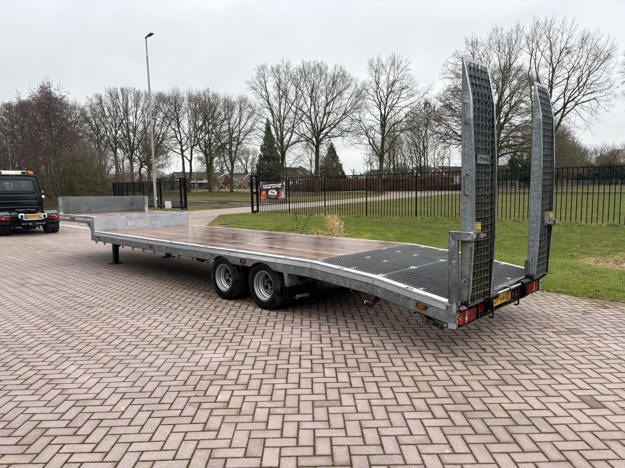 Be oplegger 9.7 TON Veldhuizen semi dieplader met roostervloer
