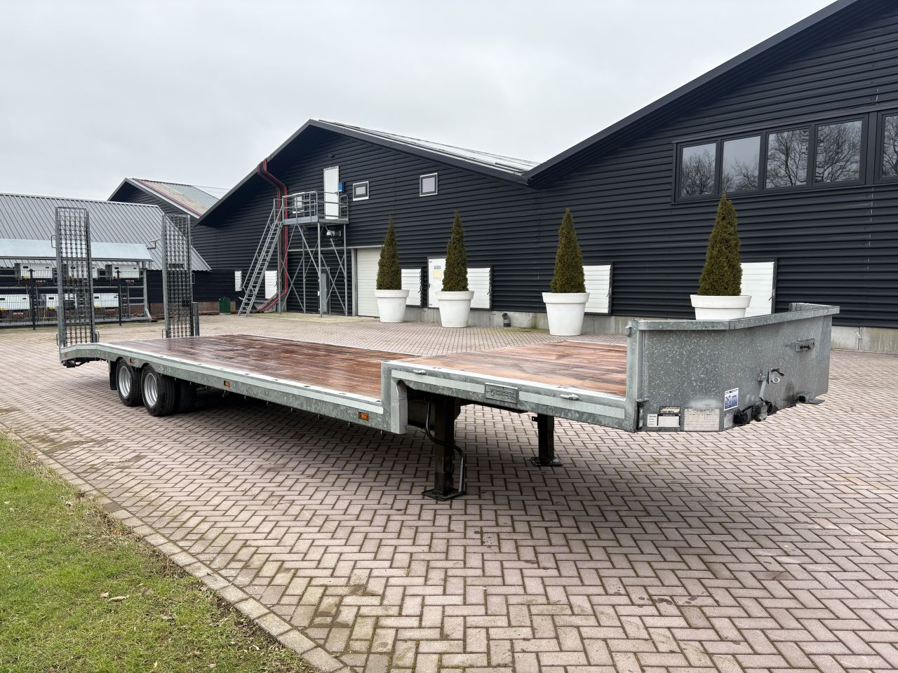 Be oplegger 9.7 TON Veldhuizen semi dieplader met roostervloer