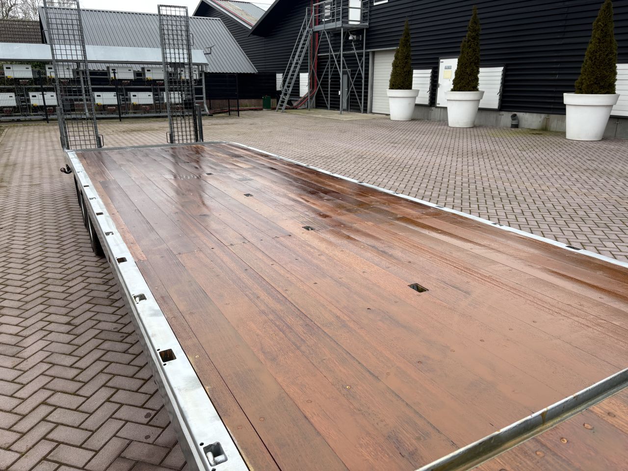 Be oplegger 9.7 TON Veldhuizen semi dieplader met roostervloer