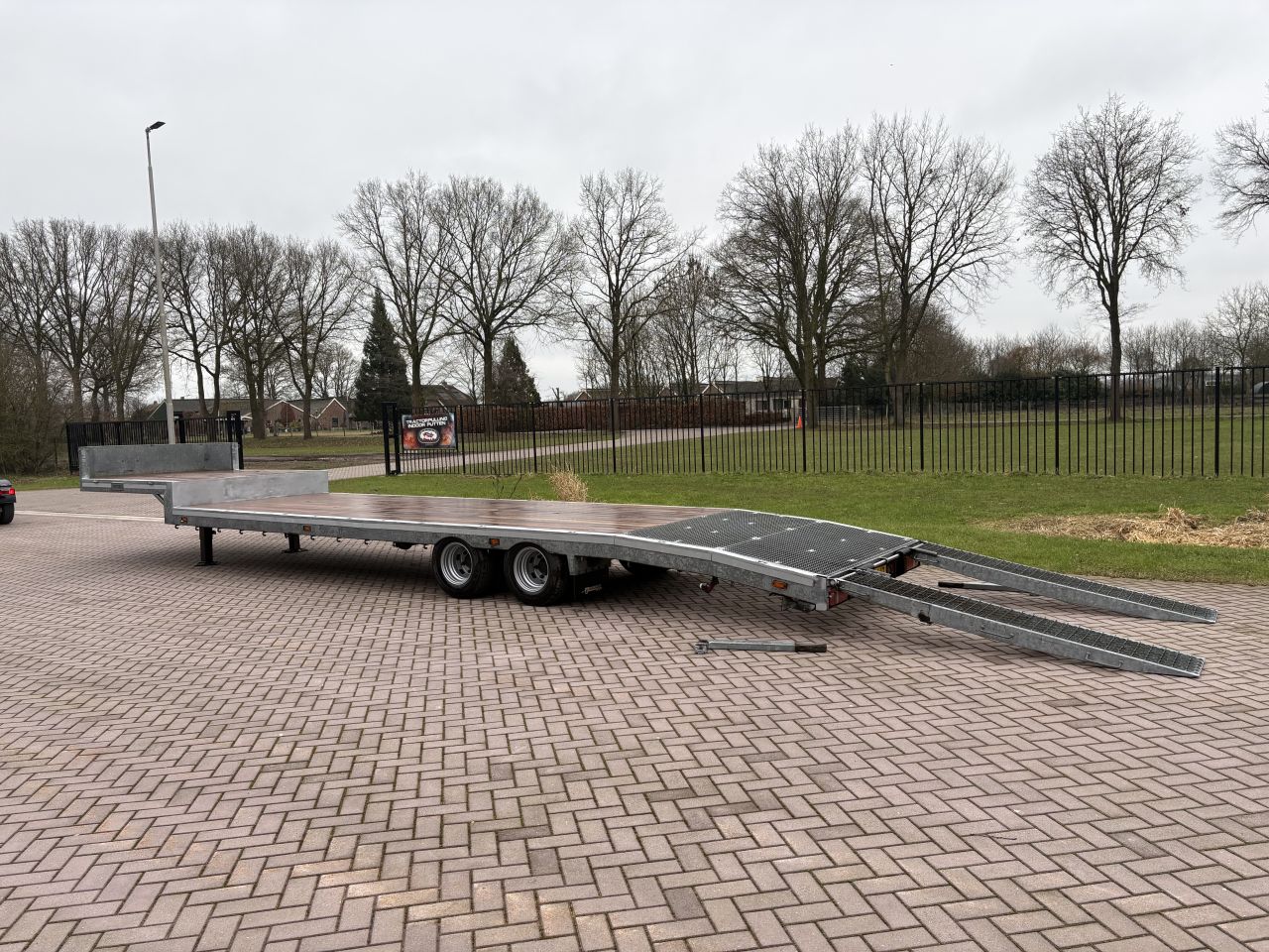Be oplegger 9.7 TON Veldhuizen semi dieplader met roostervloer