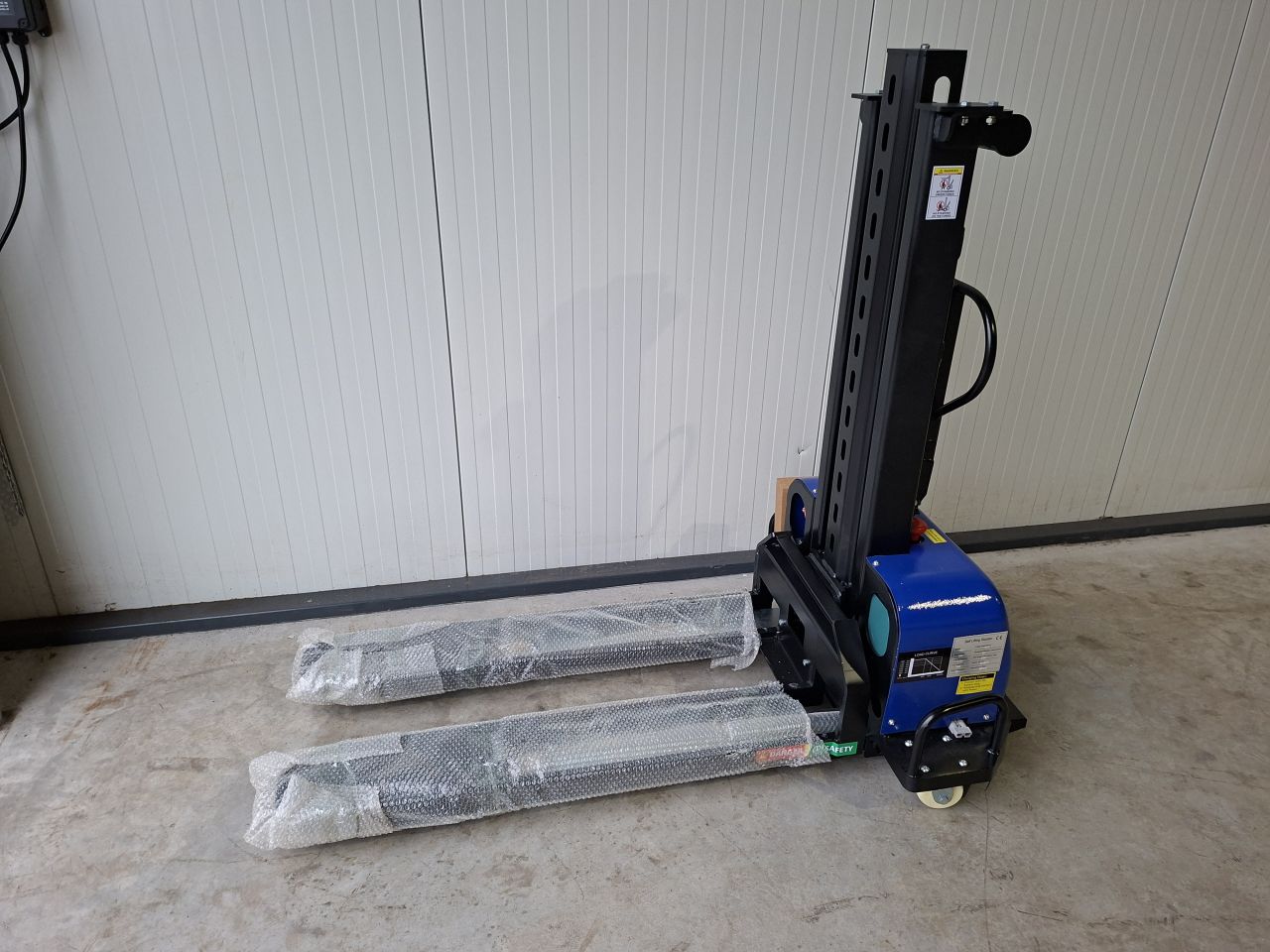 Meeneemstapelaar hefhoogte 1100 mm 700 kg