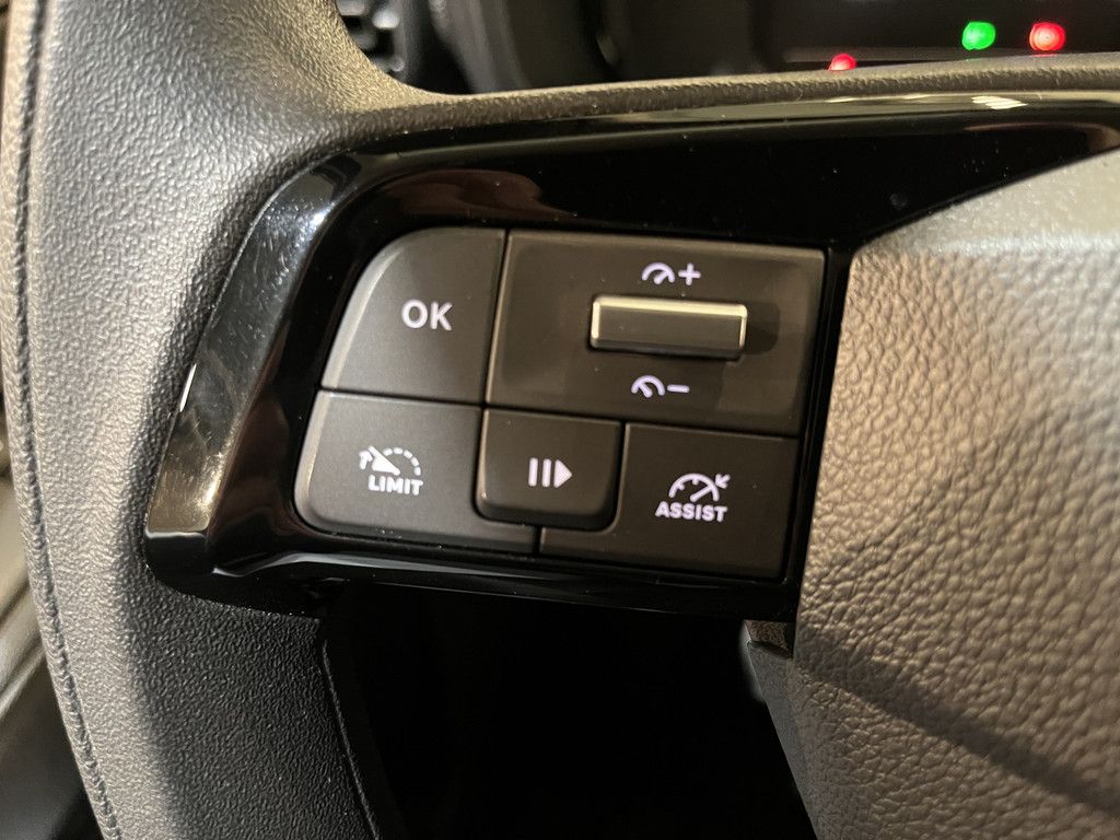 Toyota PROACE CITY 1.5 D-4D Live Nieuwe Model / Euro 6 / Airco / CarPlay / Cruise Control / Camera / LED / 3-Zits / 32.500 KM !!