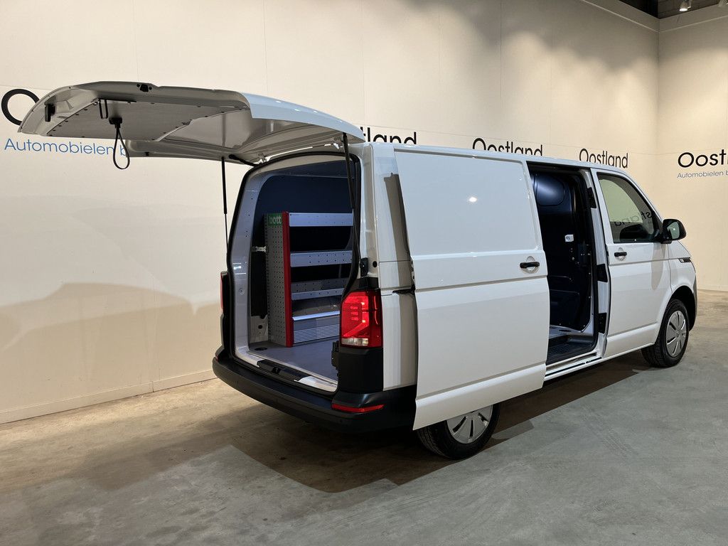 Volkswagen Transporter 2.0 TDI L1H1 150 PK Automaat / Servicebus / Bott Inrichting / Euro 6 / Airco / CarPlay / 220V. / PDC / Cruise Control / Klep / 3-Zits / 51.000 KM !!