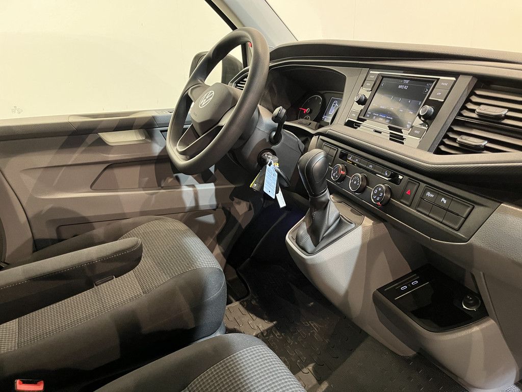 Volkswagen Transporter 2.0 TDI L1H1 150 PK Automaat / Servicebus / Bott Inrichting / Euro 6 / Airco / CarPlay / 220V. / PDC / Cruise Control / Klep / 3-Zits / 51.000 KM !!