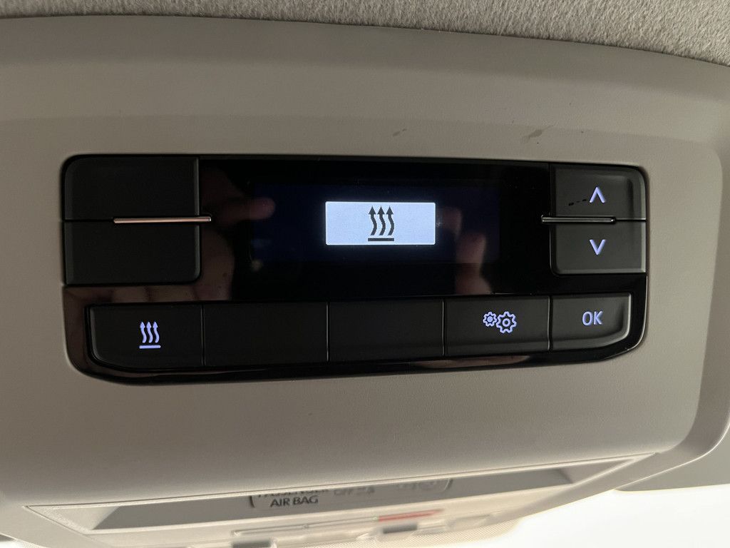 Volkswagen Transporter 2.0 TDI L1H1 150 PK Automaat / Servicebus / Bott Inrichting / Euro 6 / Airco / CarPlay / 220V. / PDC / Cruise Control / Klep / 3-Zits / 51.000 KM !!