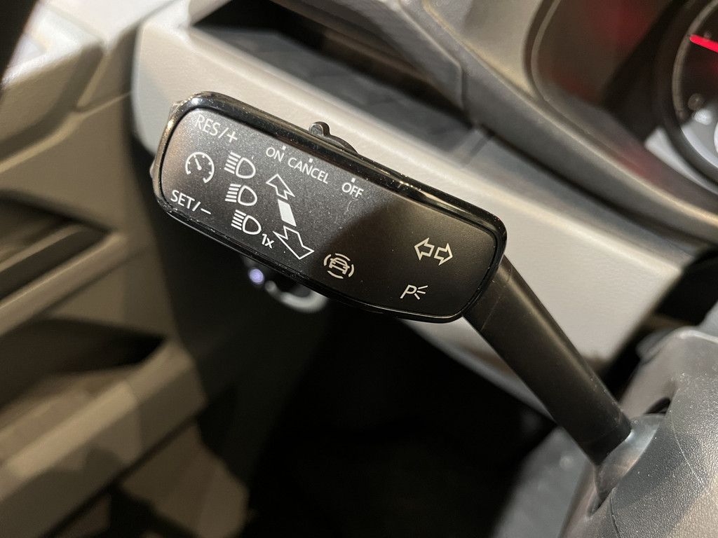 Volkswagen Transporter 2.0 TDI L1H1 150 PK Automaat / Servicebus / Bott Inrichting / Euro 6 / Airco / CarPlay / 220V. / PDC / Cruise Control / Klep / 3-Zits / 51.000 KM !!