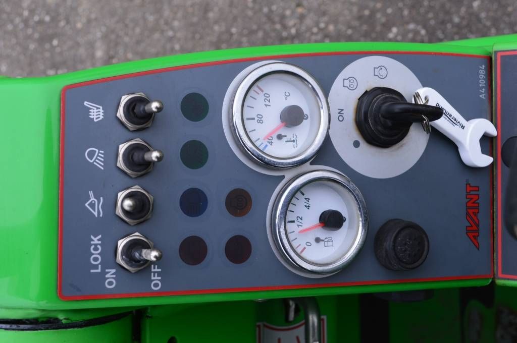 Avant 423 Kniklader/Shovel