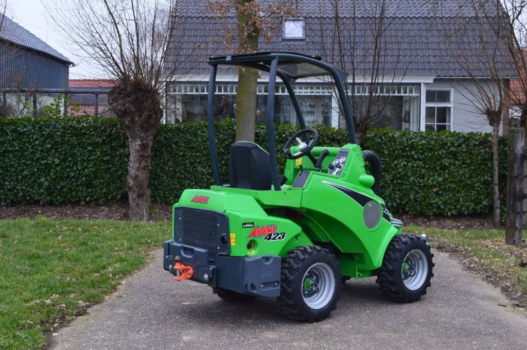 Avant 423 Kniklader/Shovel