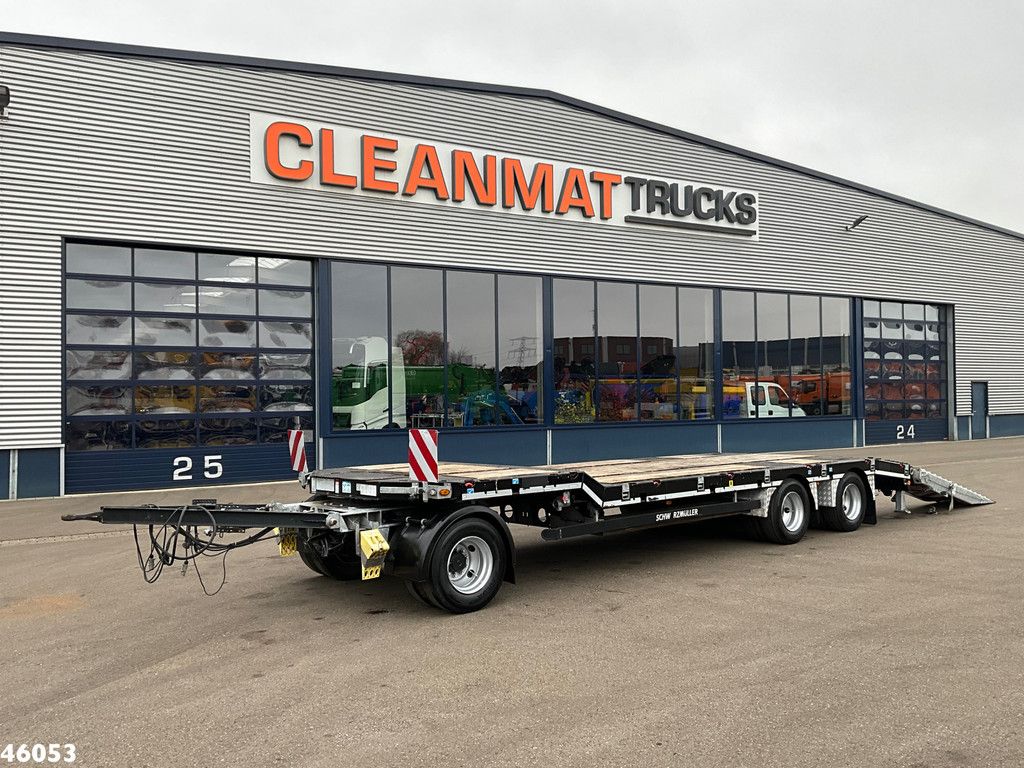 Schwarzmüller 3-assige aanhangwagen met oprijrampen