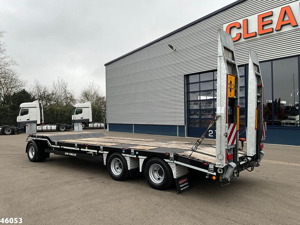 Schwarzmüller 3-assige aanhangwagen met oprijrampen