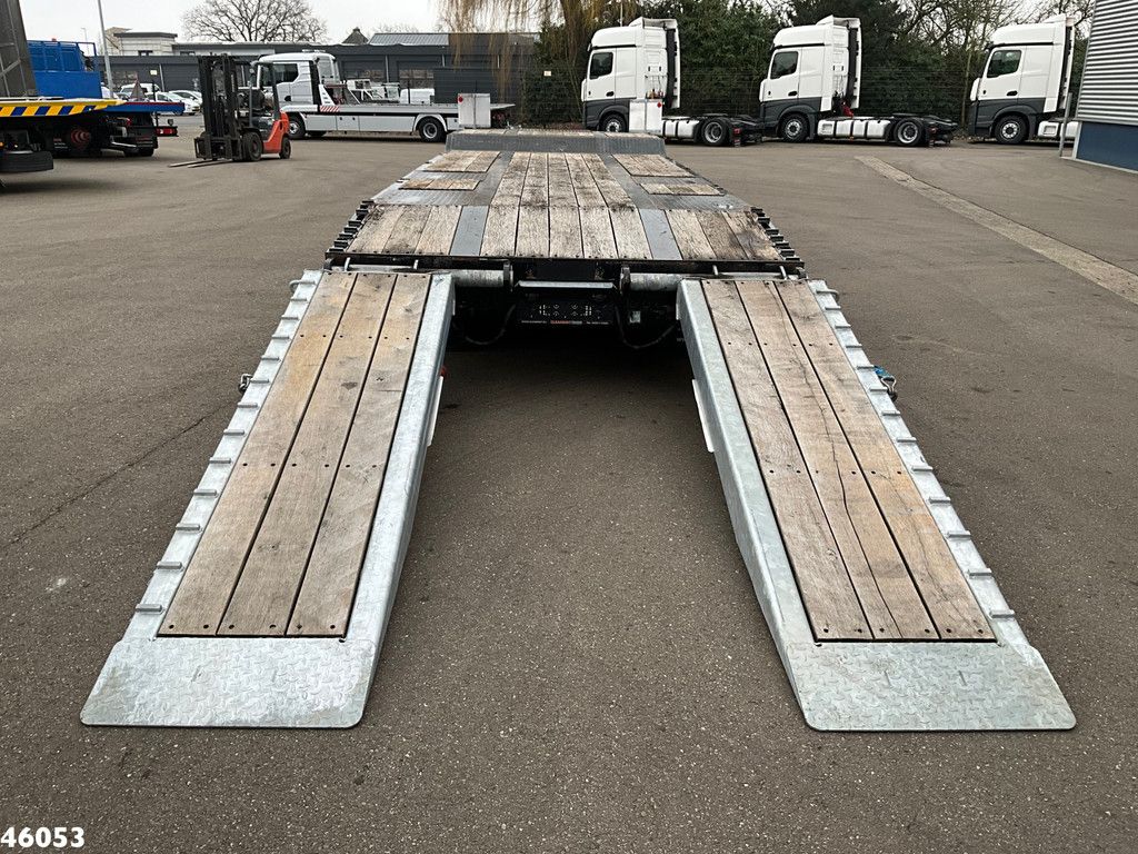 Schwarzmüller 3-assige aanhangwagen met oprijrampen