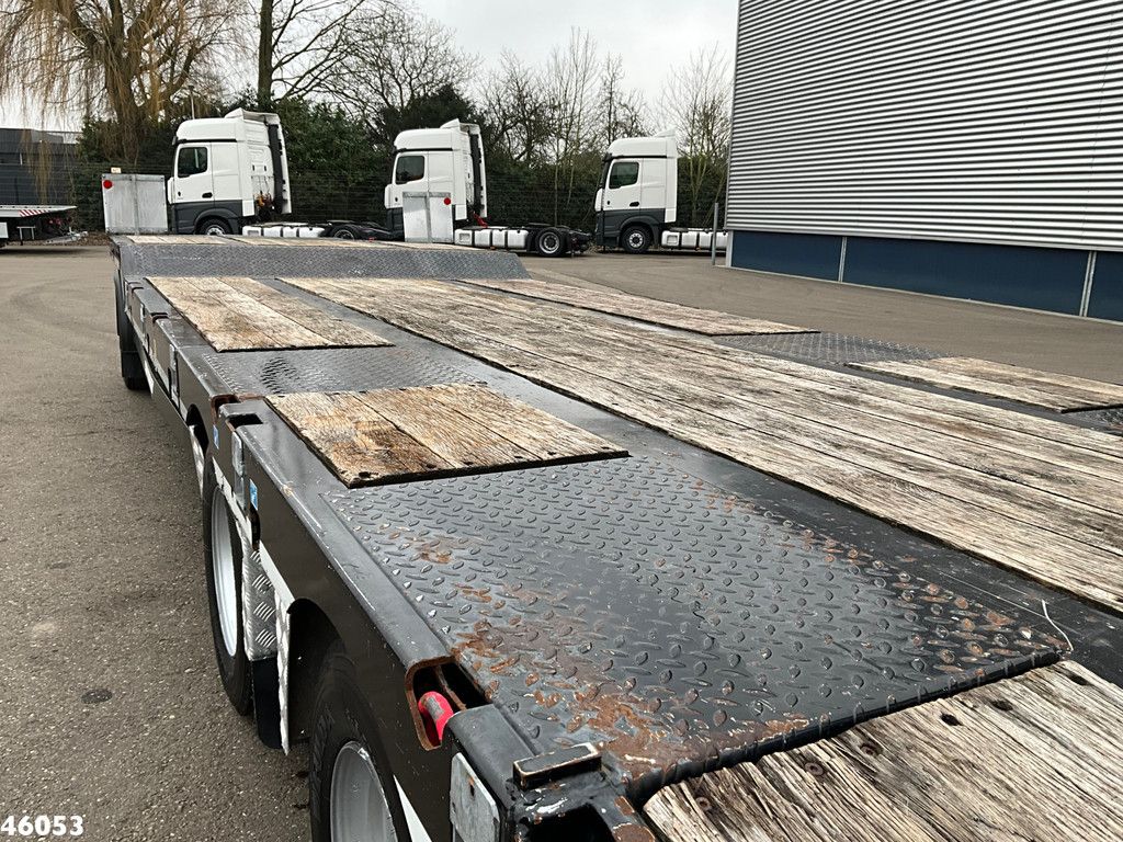 Schwarzmüller 3-assige aanhangwagen met oprijrampen