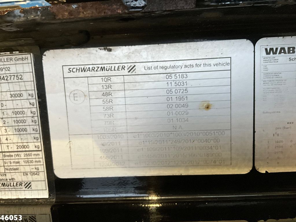 Schwarzmüller 3-assige aanhangwagen met oprijrampen