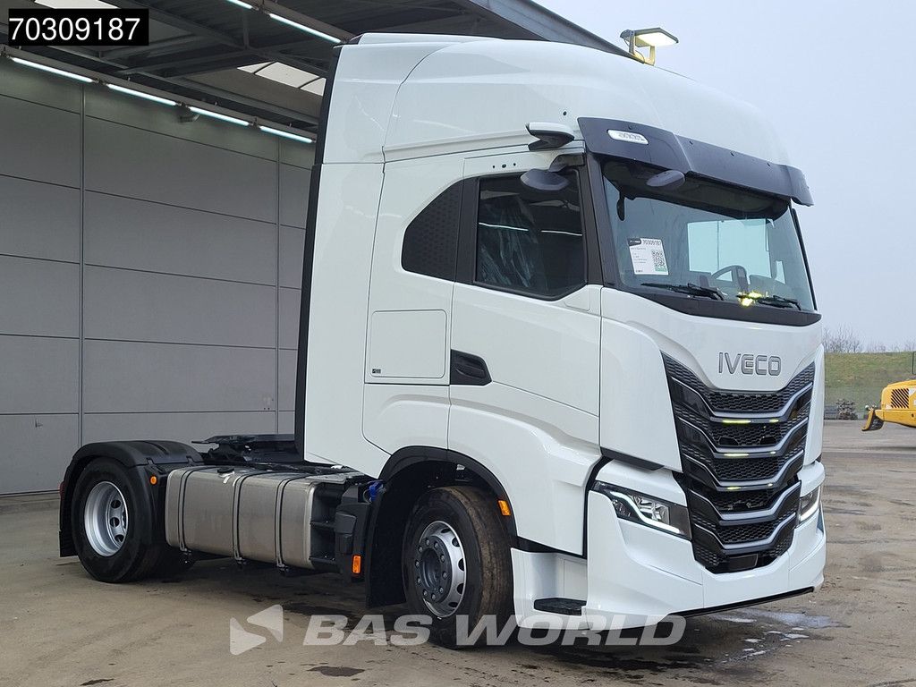 Iveco S-Way 460 4X2 NEW! Mega 2xTanks Standklima LED Navi