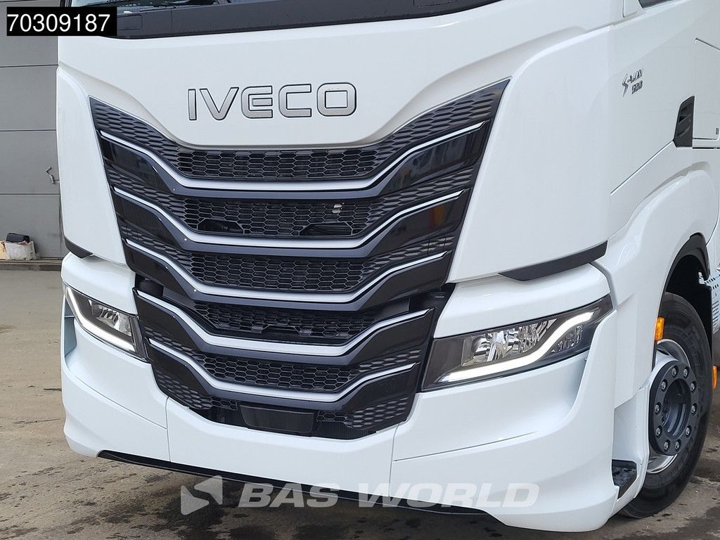 Iveco S-Way 460 4X2 NEW! Mega 2xTanks Standklima LED Navi