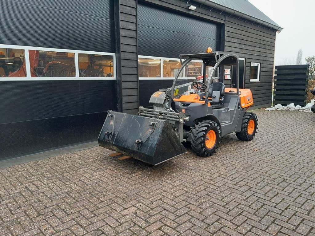 Ausa T 144 H X4 mini verreiker met bak en vorken