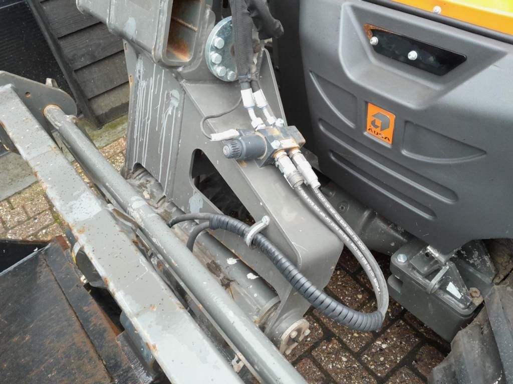 Ausa T 144 H X4 mini verreiker met bak en vorken