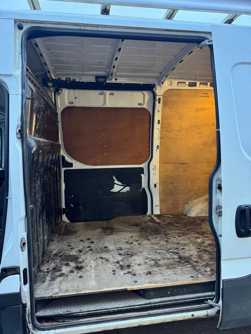 Iveco Daily 35S16 **EURO 6B-LOW MILEAGE-BELGIAN ORIGINE**