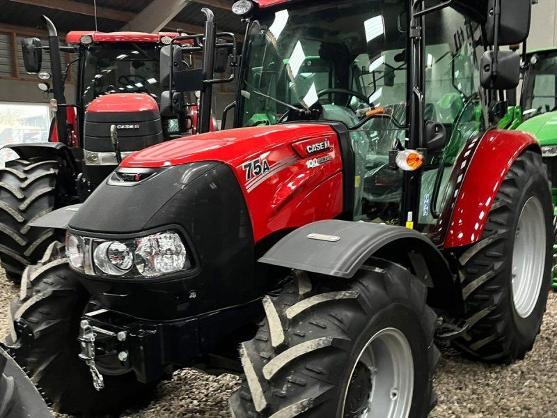 Case IH Farmall 75 A Koblingsfrit vendegear og brede hjul.