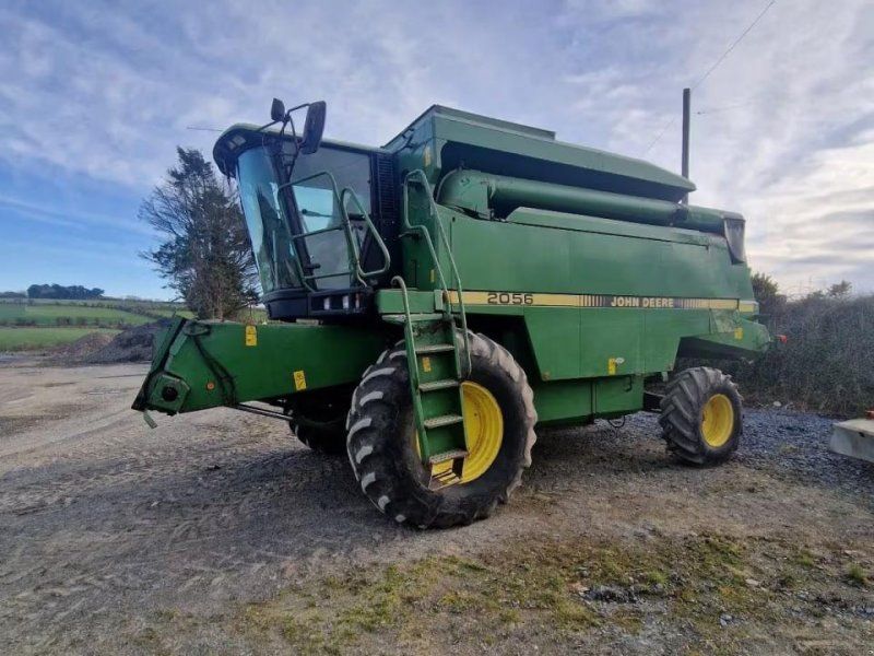 John Deere 2056