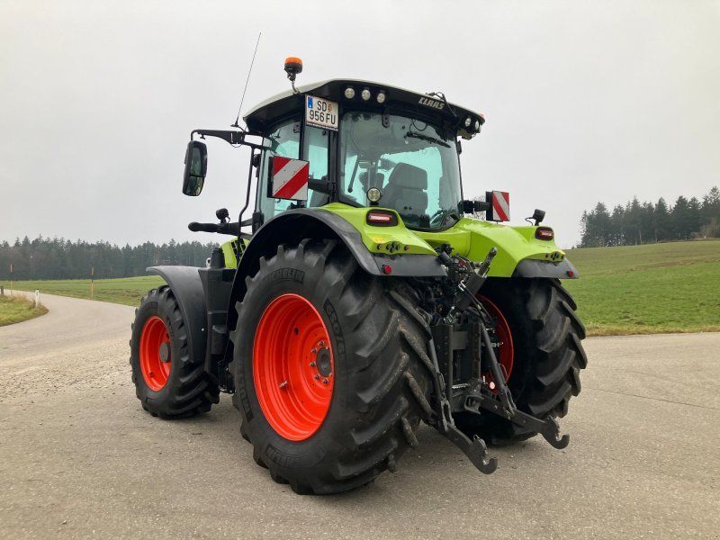 Claas Arion 550