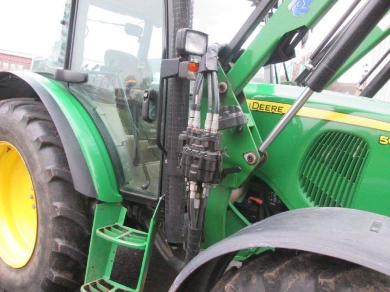 John Deere 5070 M