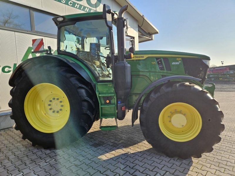 John Deere 6R195