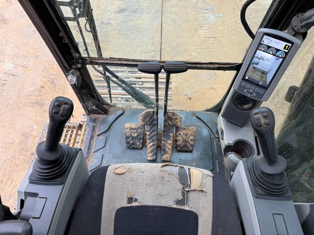 CAT 336EL - Quick Coupler / Hammer Lines