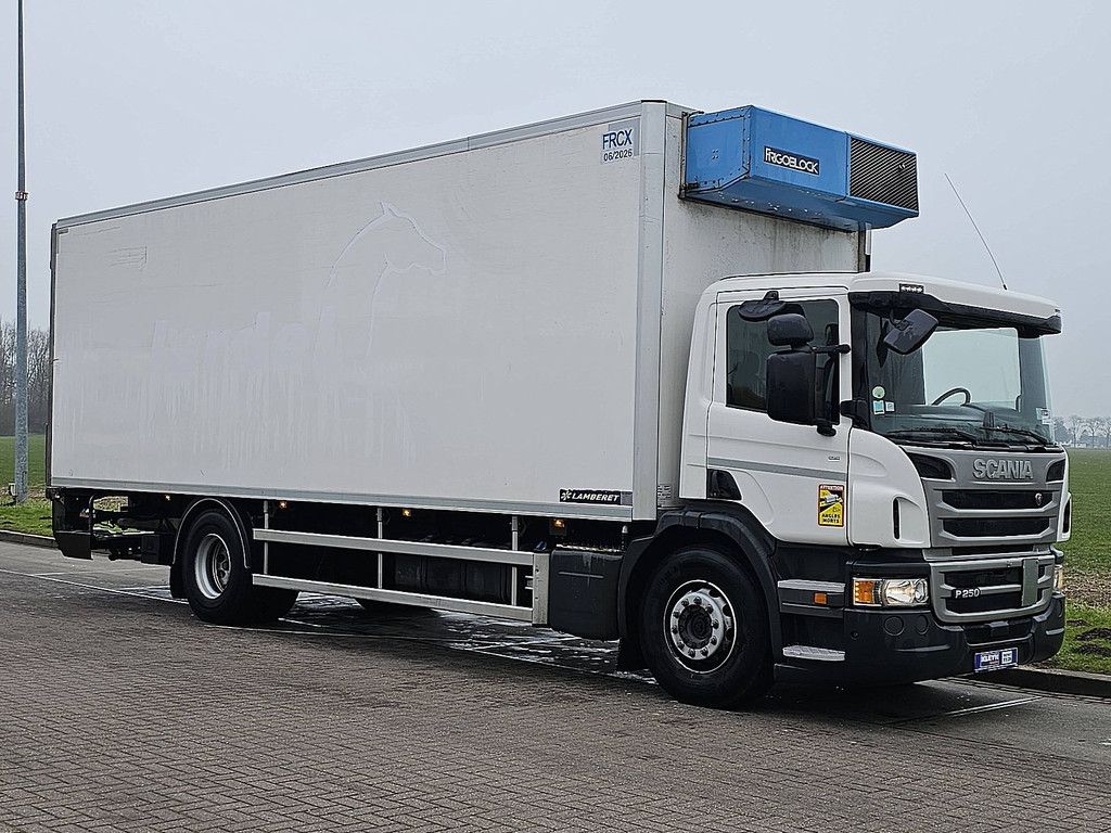 SCANIA P250 lamberet frigo lift