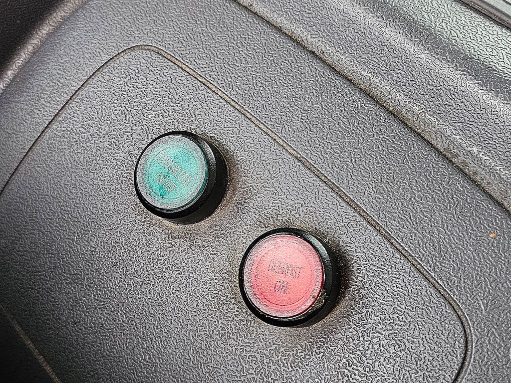 SCANIA P250 lamberet frigo lift