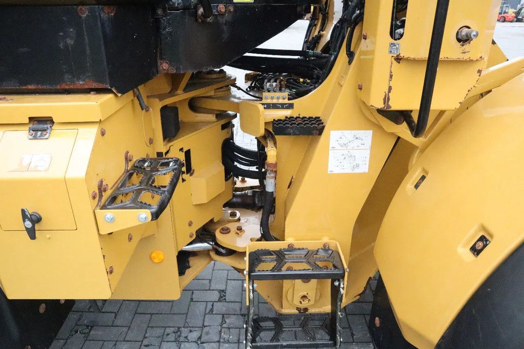 Caterpillar 938 M | 2X BUCKET | JIB | FORKS | BSS | GOOD CONDITION