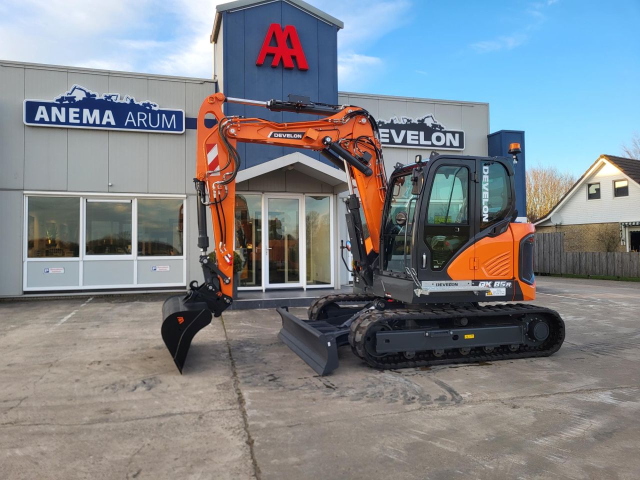Develon DX85R-7