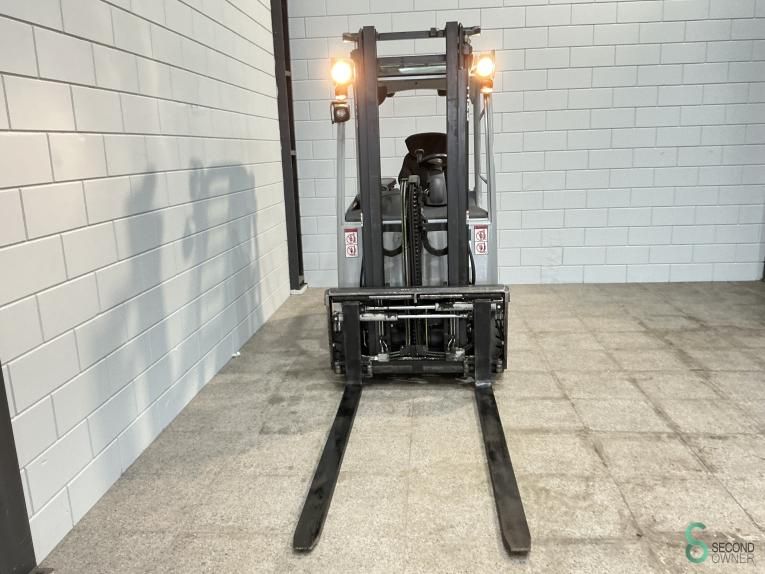 Forklifts Electric Still RX20-20P 2014 Fork positioner