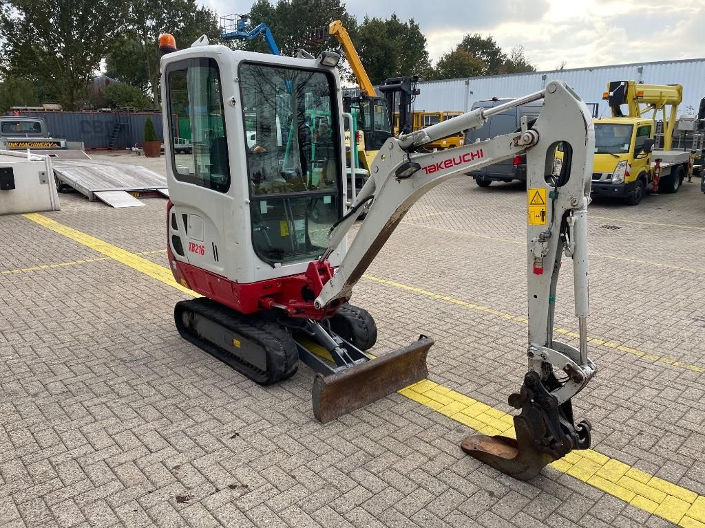 Takeuchi TB 216 GERESERVEERD