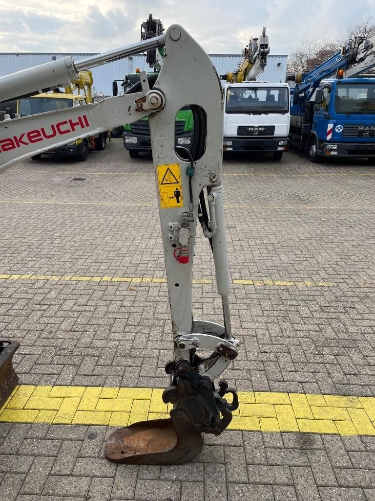 Takeuchi TB 216 GERESERVEERD