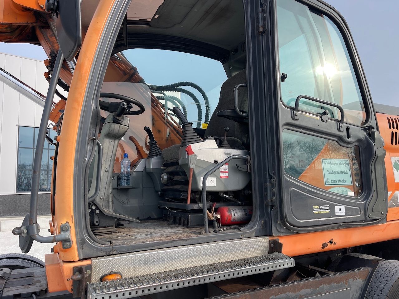 Doosan DX140W