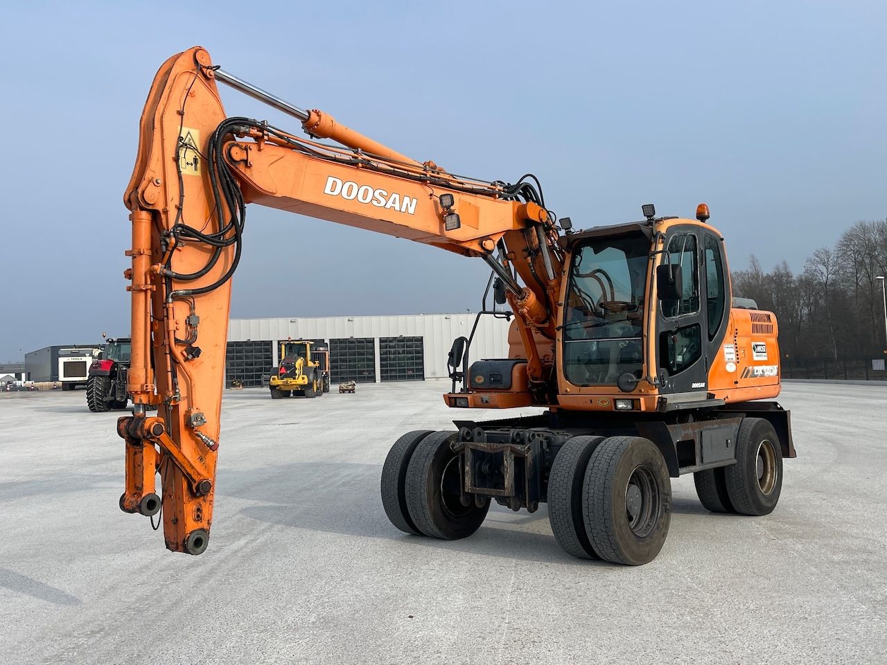 Doosan DX140W