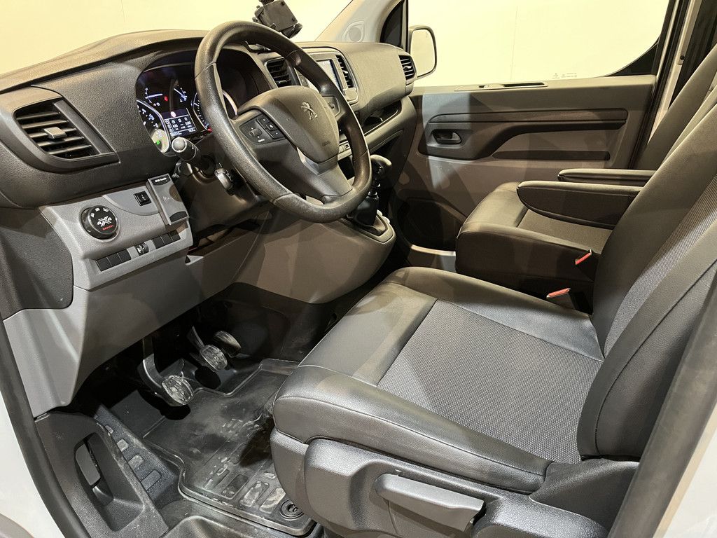 Peugeot Expert 2.0 BlueHDI 120 PK L2 Premium Pack Dangel 4X4 / Euro 6 / Airco / CarPlay / 220V. / Camera / Trekhaak / Cruise Control / Navigatie / 60.000 KM !!
