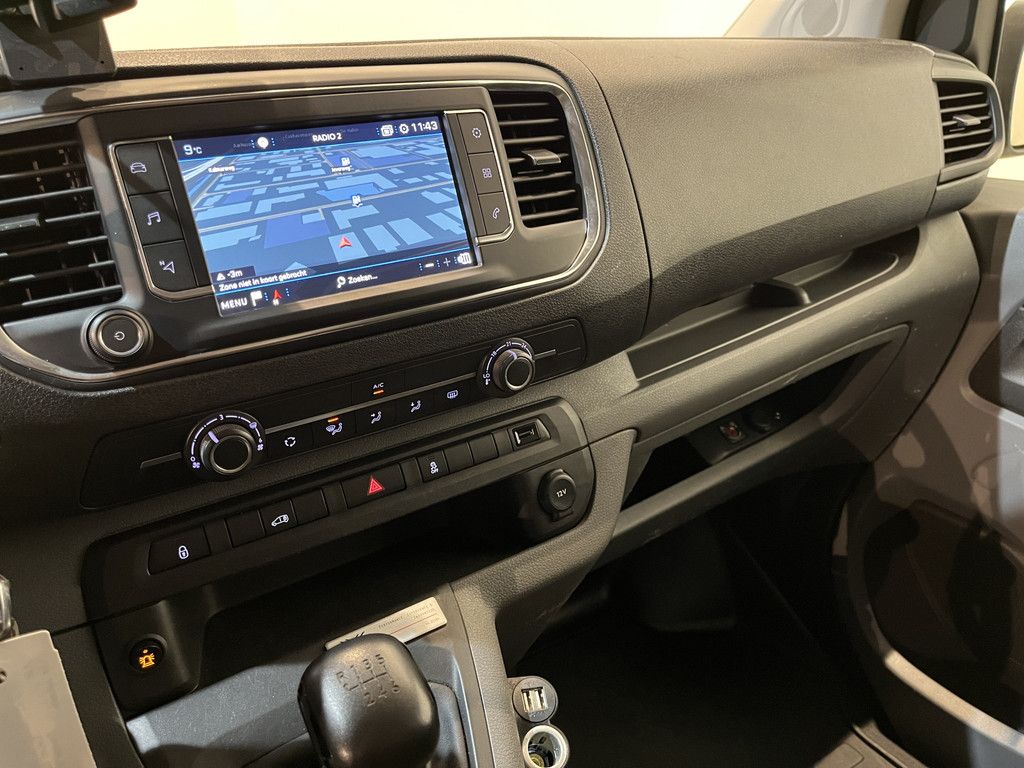 Peugeot Expert 2.0 BlueHDI 120 PK L2 Premium Pack Dangel 4X4 / Euro 6 / Airco / CarPlay / 220V. / Camera / Trekhaak / Cruise Control / Navigatie / 60.000 KM !!