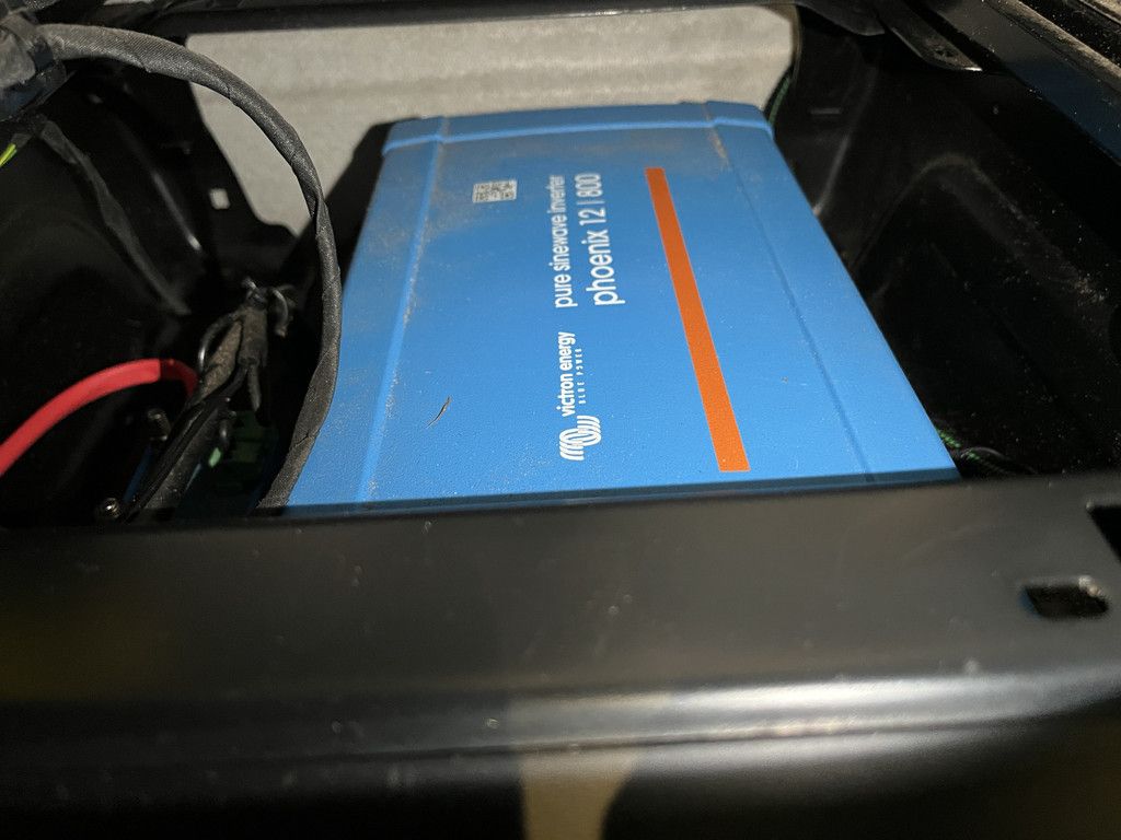 Peugeot Expert 2.0 BlueHDI 120 PK L2 Premium Pack Dangel 4X4 / Euro 6 / Airco / CarPlay / 220V. / Camera / Trekhaak / Cruise Control / Navigatie / 60.000 KM !!