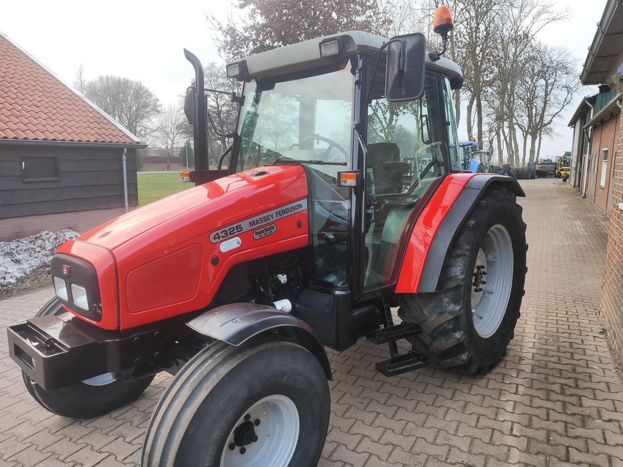 Prachtige Massey Ferguson 4325