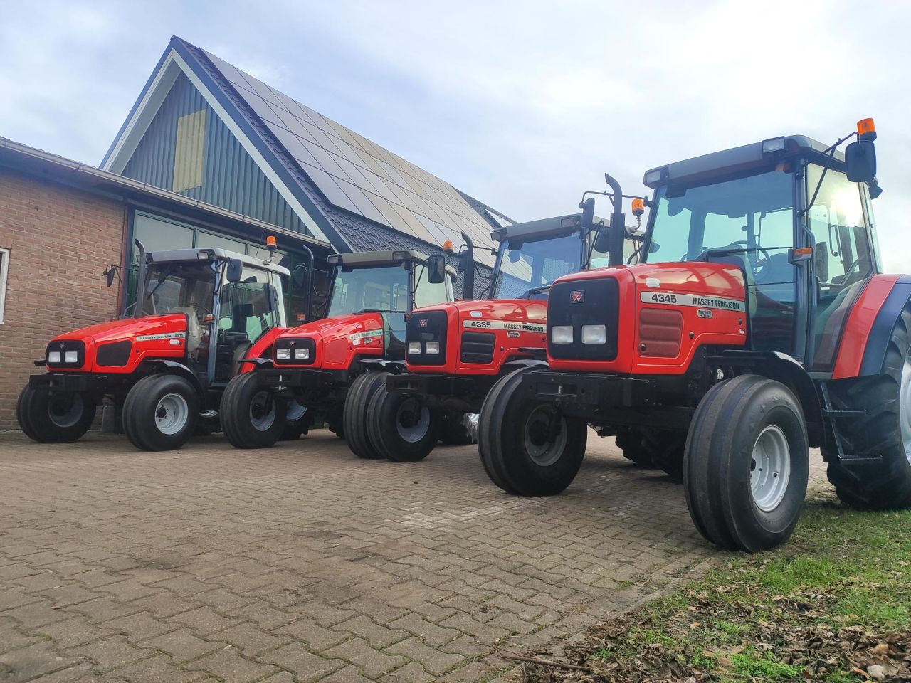 Massey Ferguson 4215