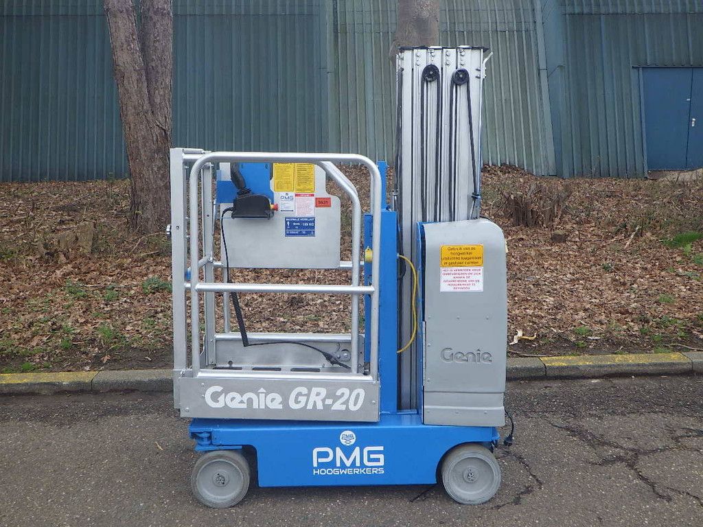 Genie GR-20 8.02m Electric Mast Lift 2006