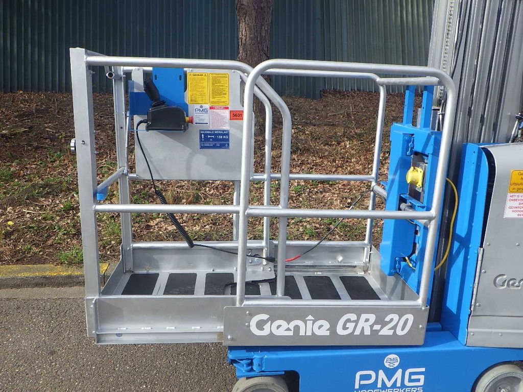 Genie GR-20 8.02m Electric Mast Lift 2006