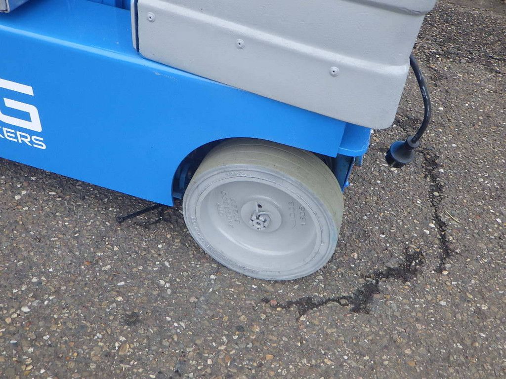 Genie GR-20 8.02m Electric Mast Lift 2006