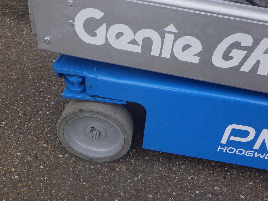 Genie GR-20 8.02m Electric Mast Lift 2006