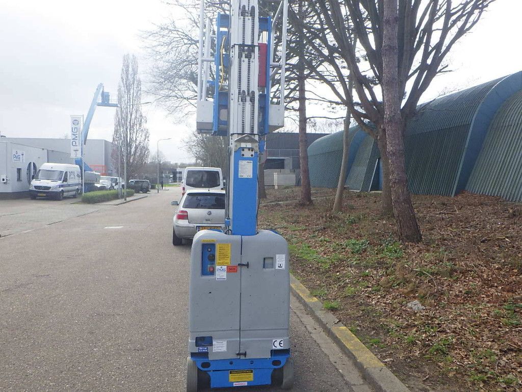 Genie GR-20 8.02m Electric Mast Lift 2006