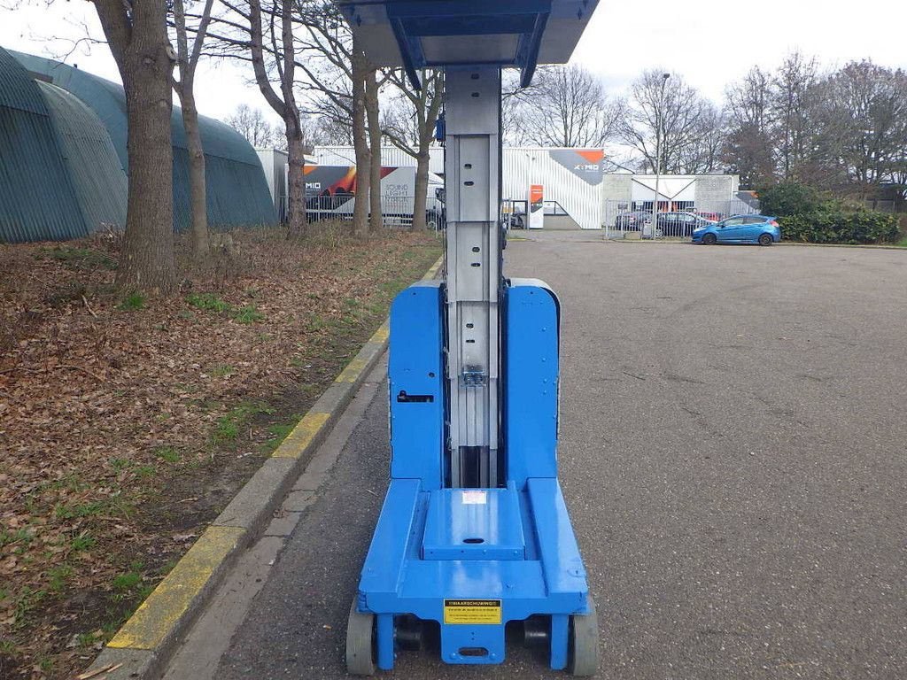 Genie GR-20 8.02m Electric Mast Lift 2006
