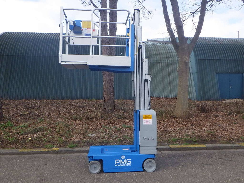Genie GR-20 8.02m Electric Mast Lift 2006