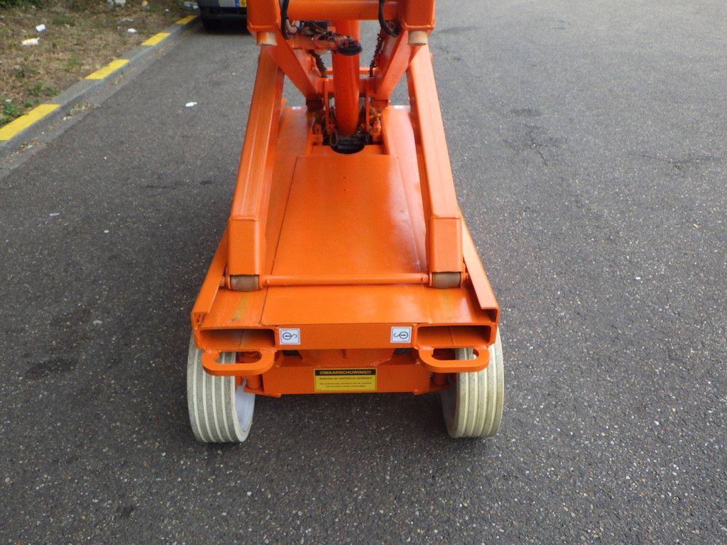 Scissor lift SkyJack SJ3220 8.10m Electric 2011